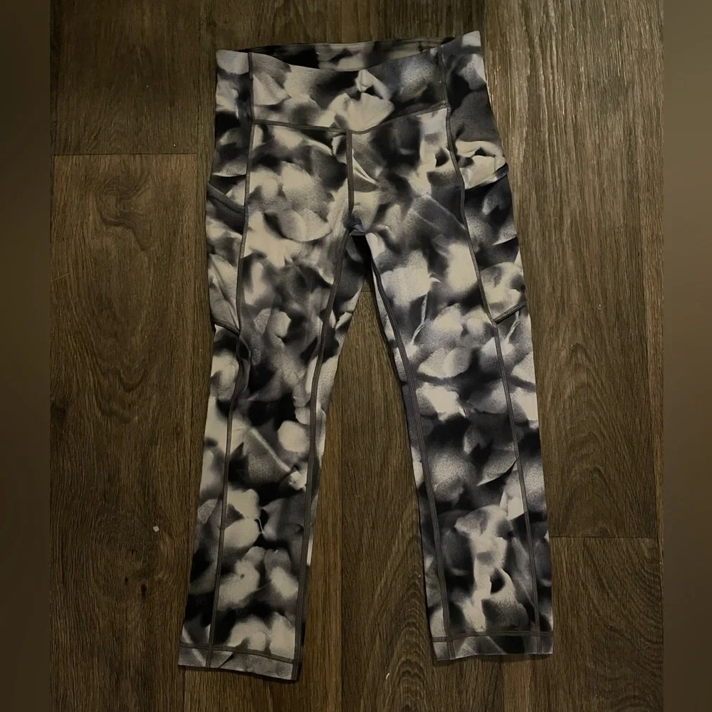 Lululemon Athletica Speed Up Crop 21
